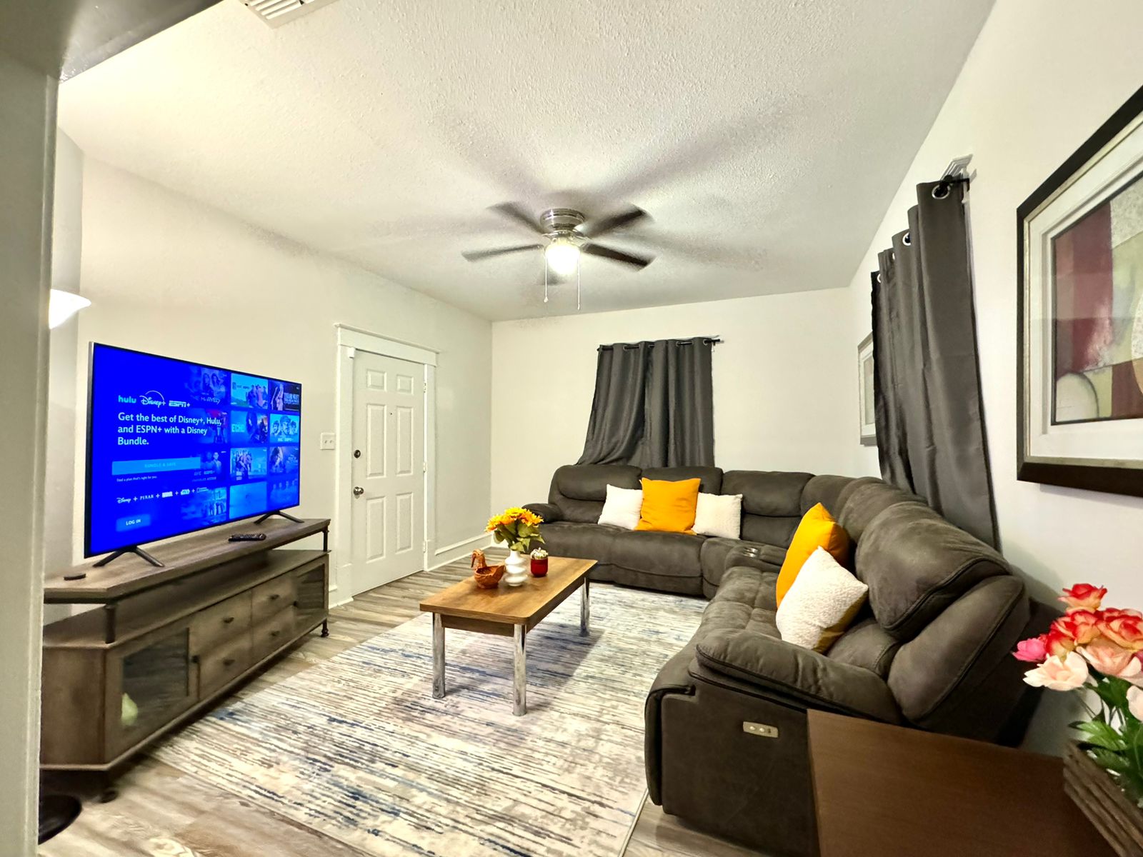 charming-family-home-near-downtown-and-zoo-or-4-br-2bt/