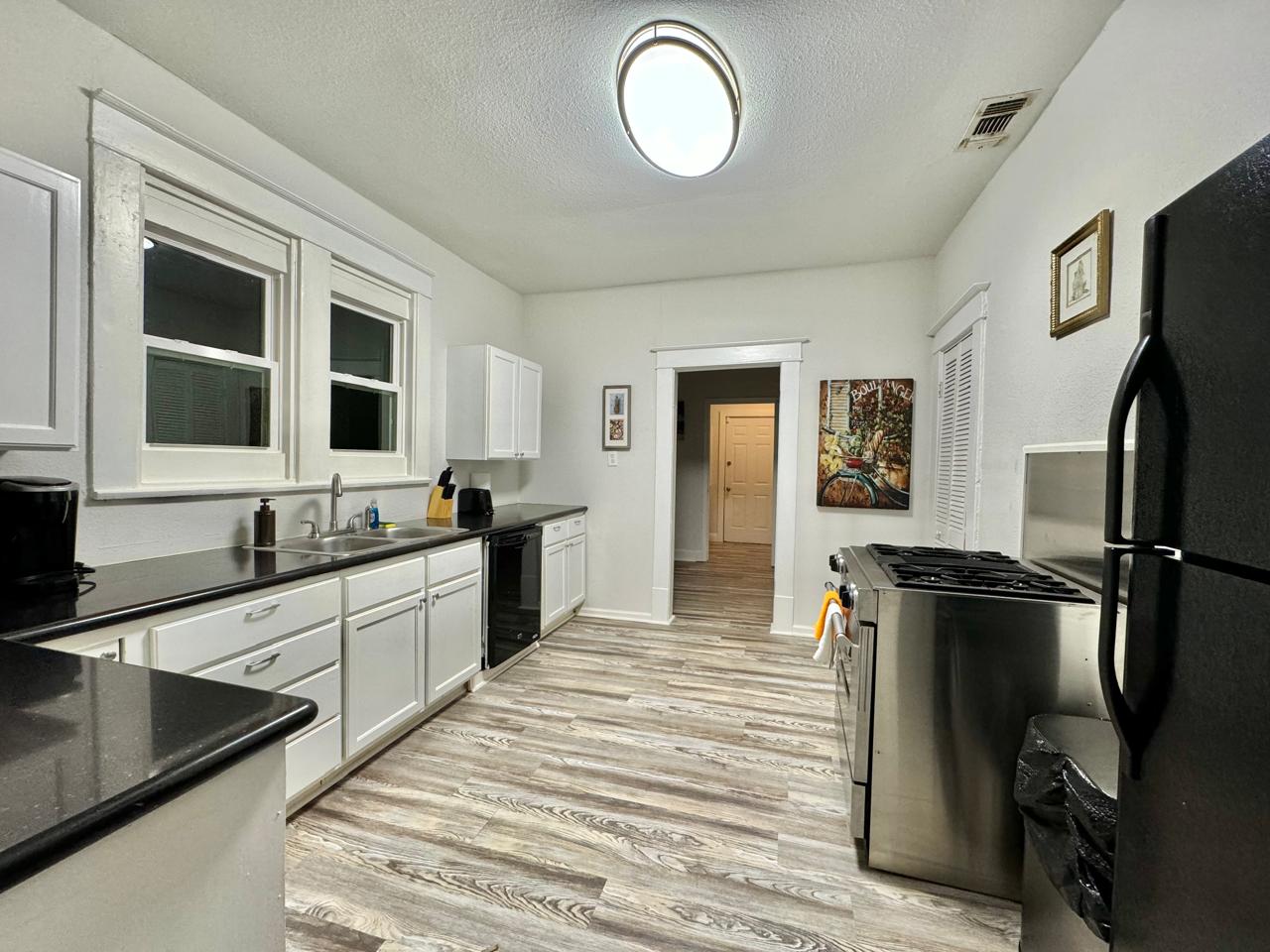 charming-family-home-near-downtown-and-zoo-or-4-br-2bt/