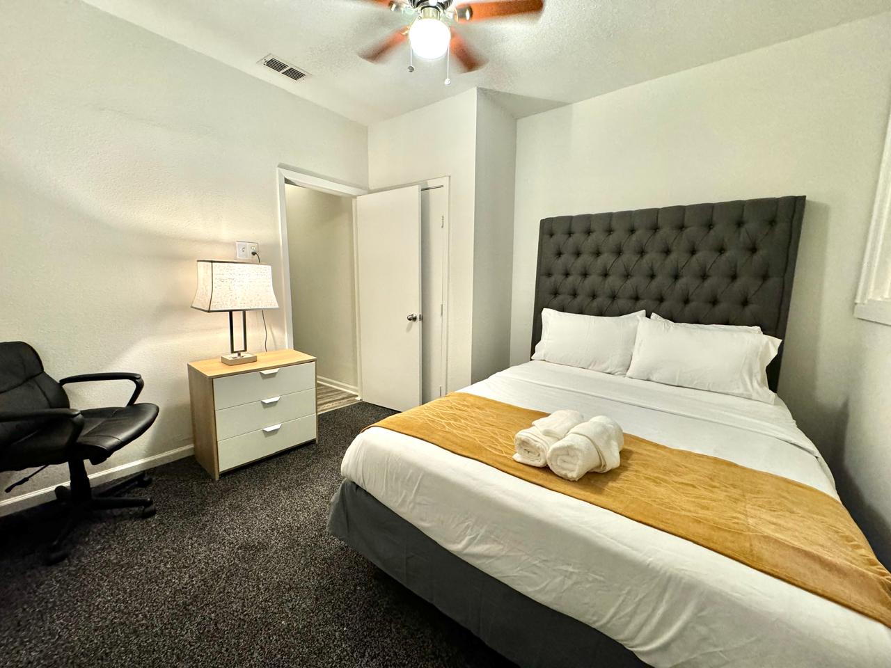 charming-family-home-near-downtown-and-zoo-or-4-br-2bt/