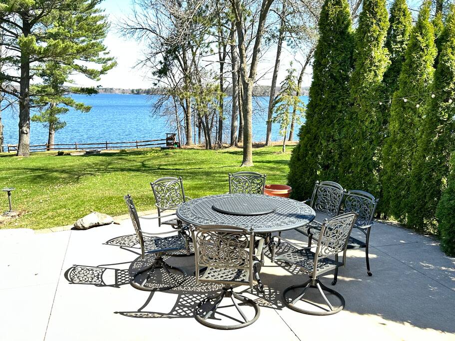 5 Bedroom, Views, Gameroom, Lakefront