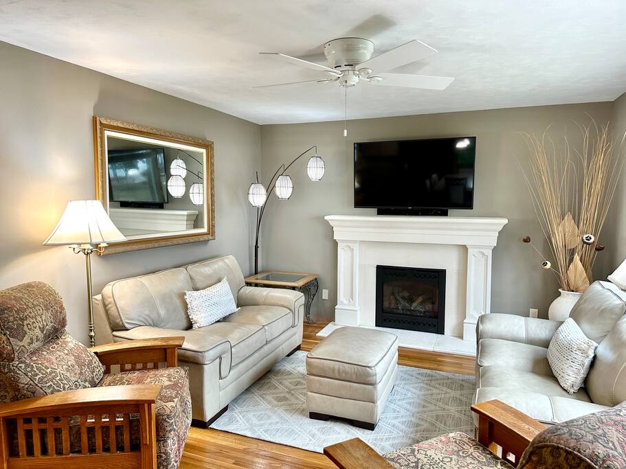 5 Bedroom, Views, Gameroom, Lakefront