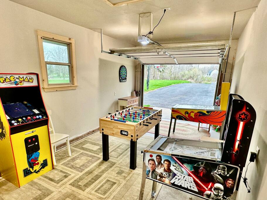5 Bedroom, Views, Gameroom, Lakefront