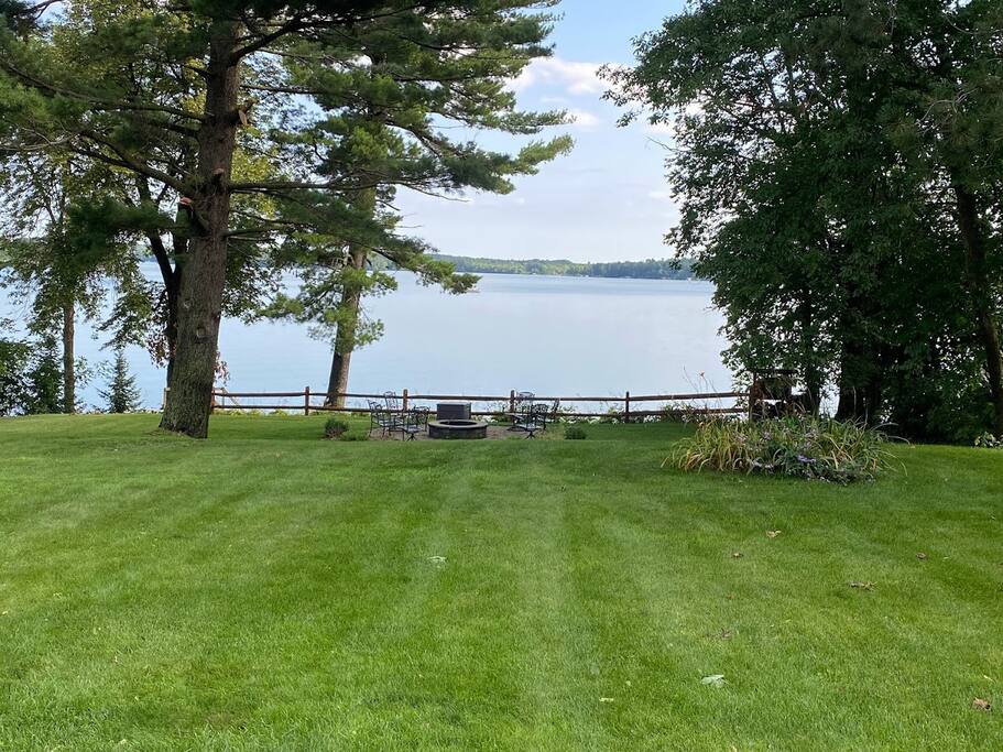 5 Bedroom, Views, Gameroom, Lakefront