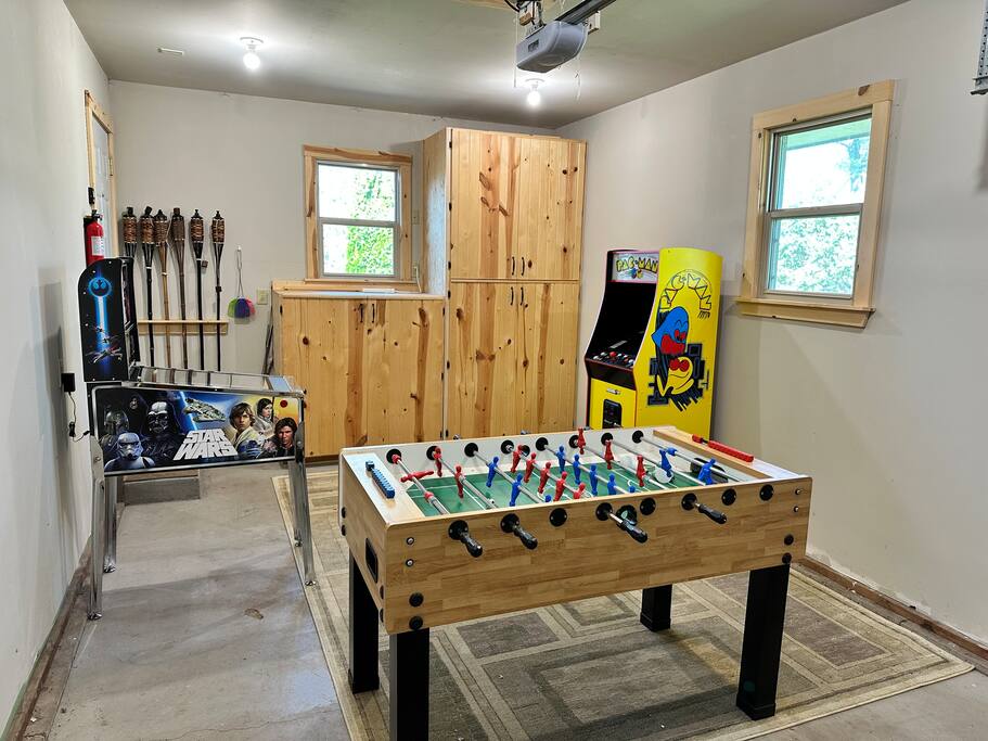 5 Bedroom, Views, Gameroom, Lakefront