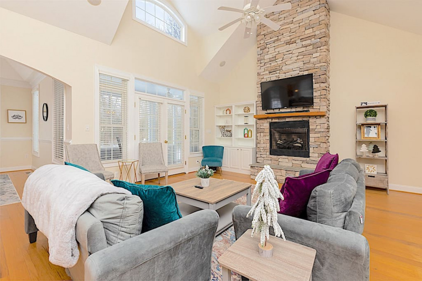 stoney-creek-cottage-@-wintergreen-w-ev-charger/