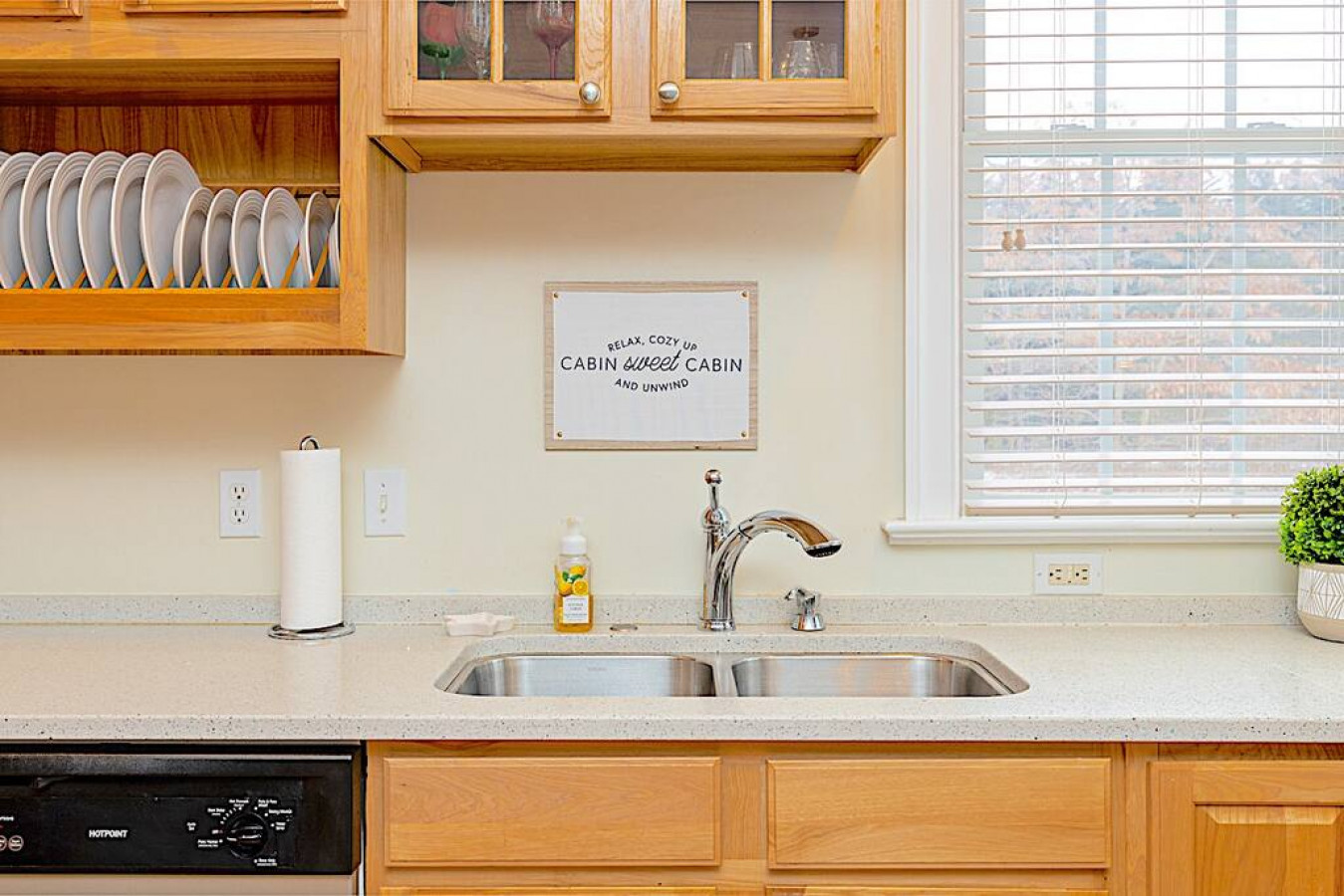 stoney-creek-cottage-@-wintergreen-w-ev-charger/