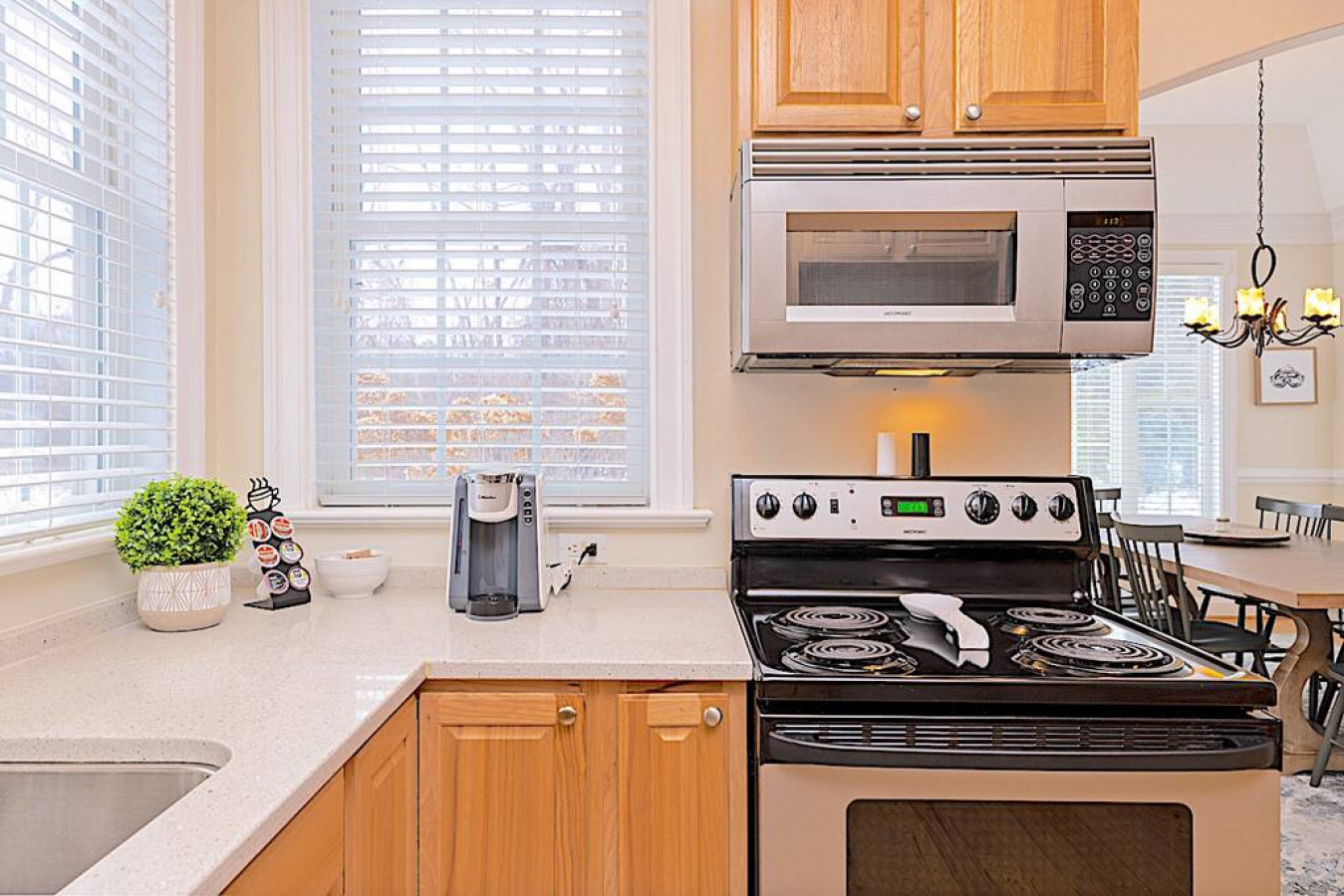 stoney-creek-cottage-@-wintergreen-w-ev-charger/