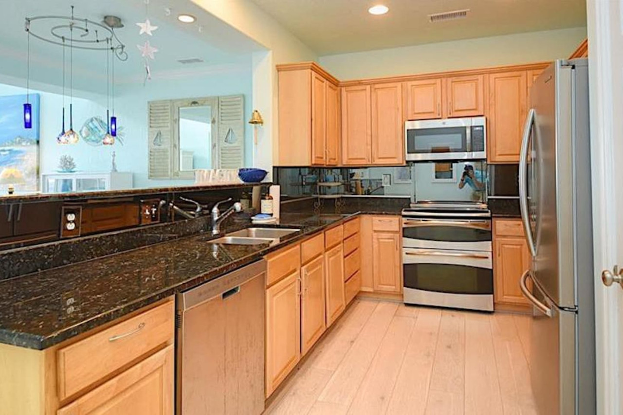 Penthouse By The Sea Huge Home w/ Amazing Views - Virginia Beach