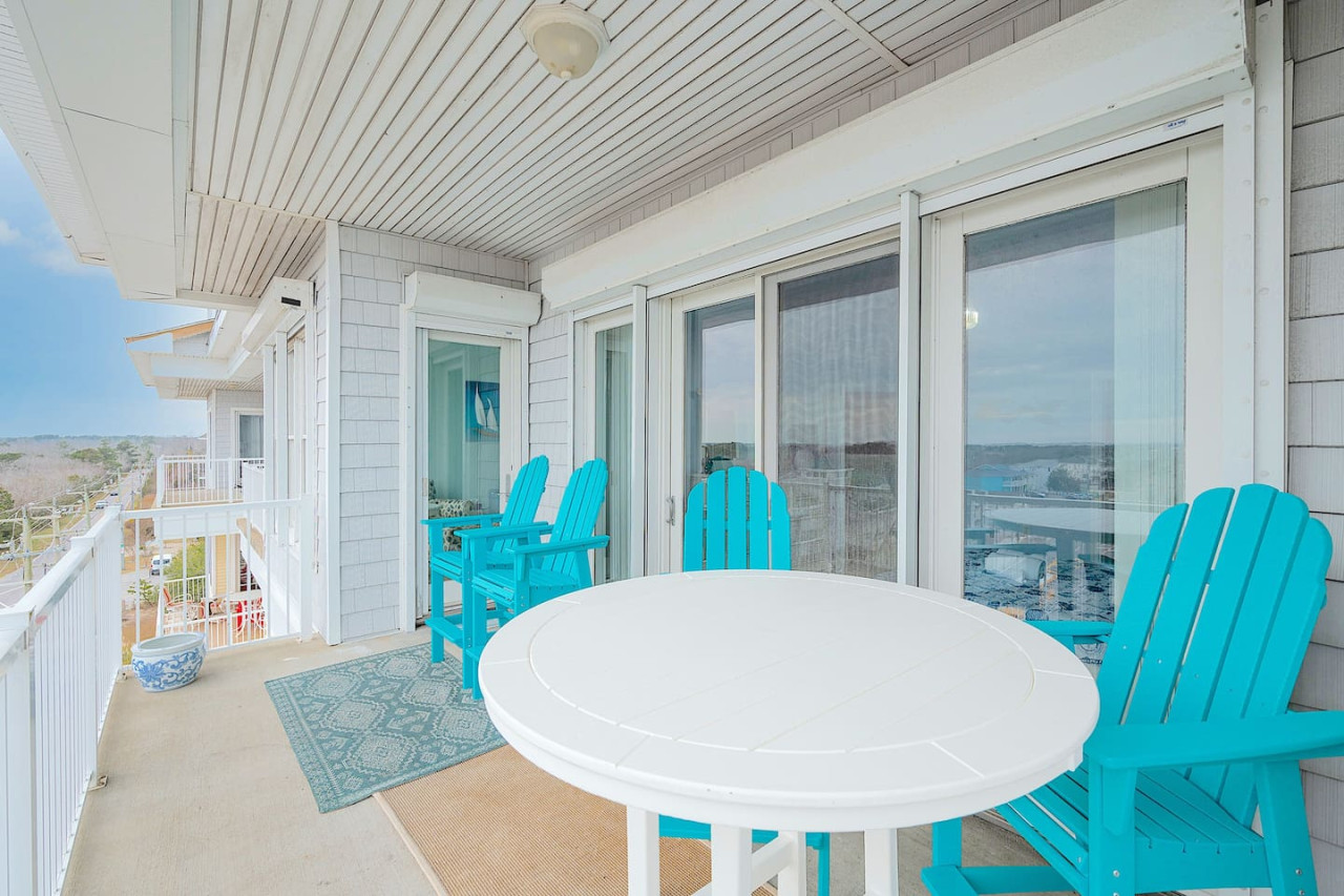 Penthouse By The Sea Huge Home w/ Amazing Views - Virginia Beach