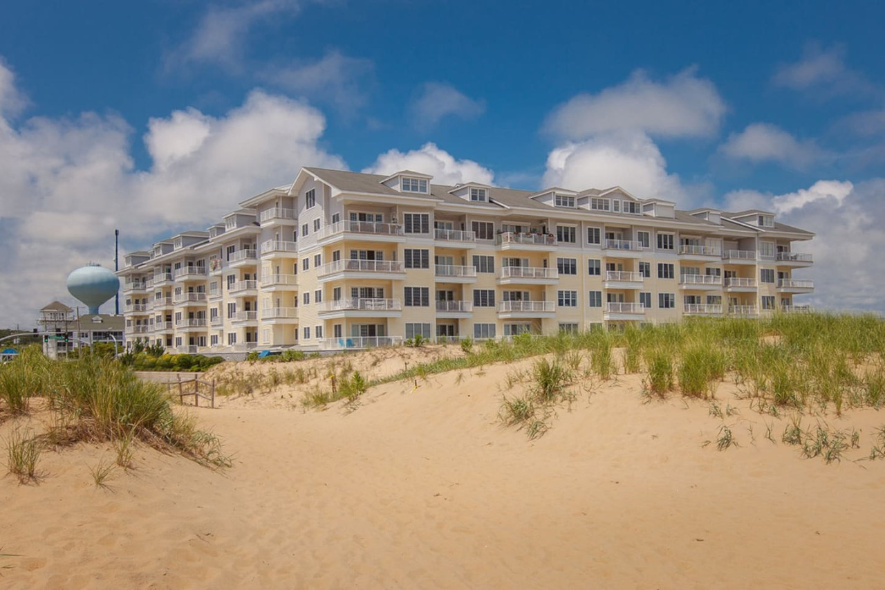 Penthouse By The Sea Huge Home w/ Amazing Views - Virginia Beach