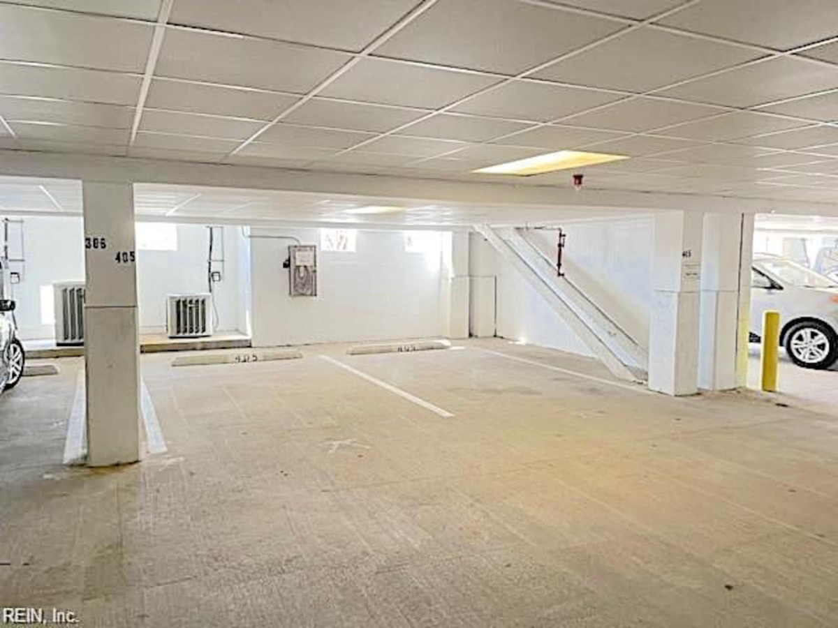 penthouse-by-the-seahuge-home-w-amazing-views/