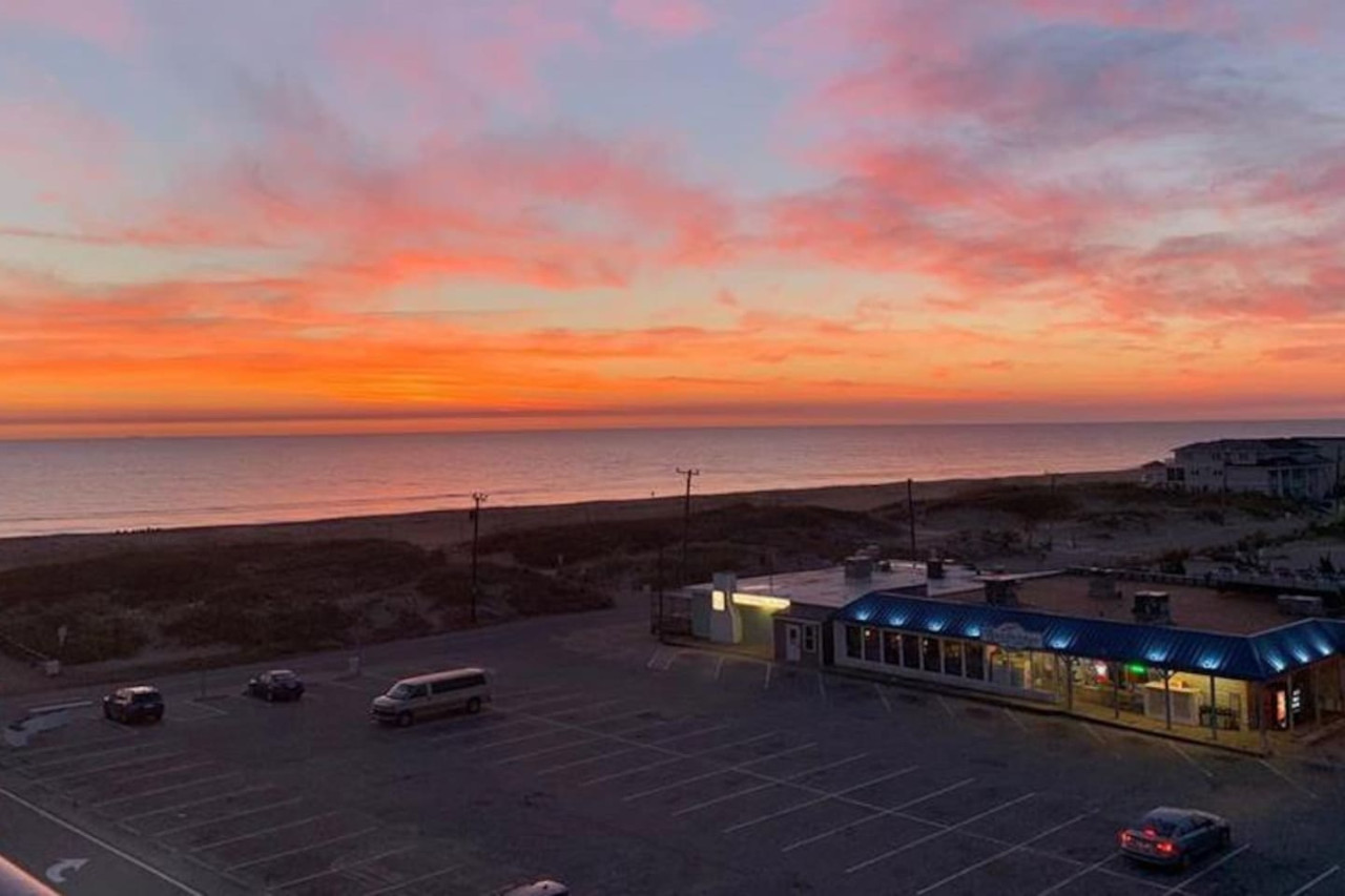 Penthouse By The Sea Huge Home w/ Amazing Views - Virginia Beach