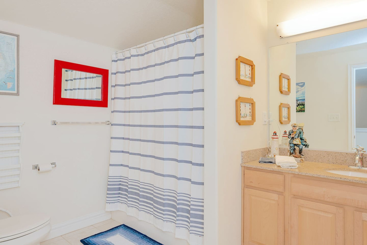 Penthouse By The Sea Huge Home w/ Amazing Views - Virginia Beach