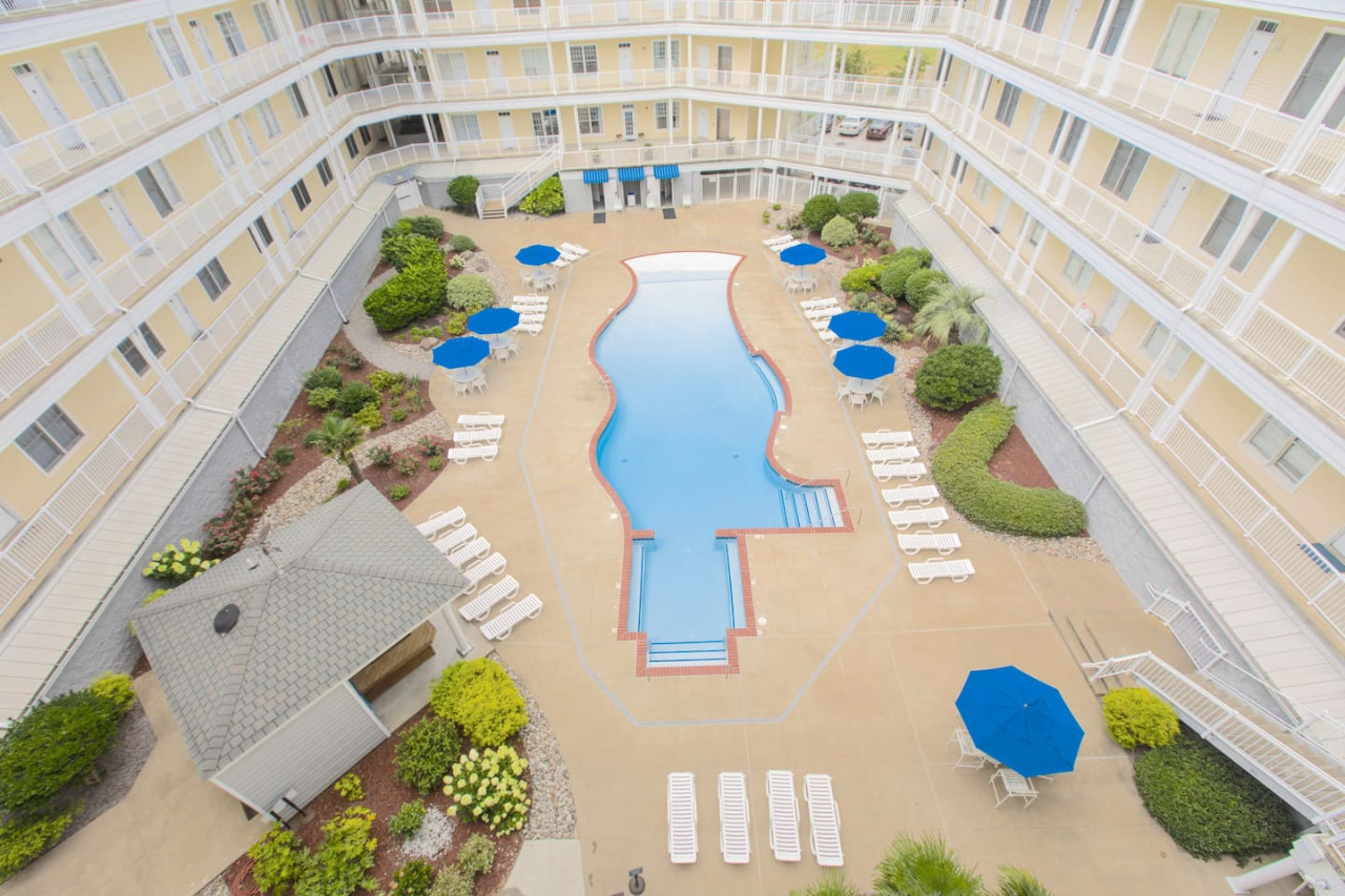 Penthouse By The Sea Huge Home w/ Amazing Views - Virginia Beach