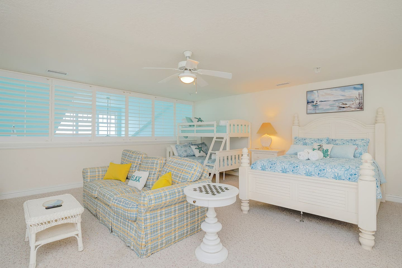 Penthouse By The Sea Huge Home w/ Amazing Views - Virginia Beach