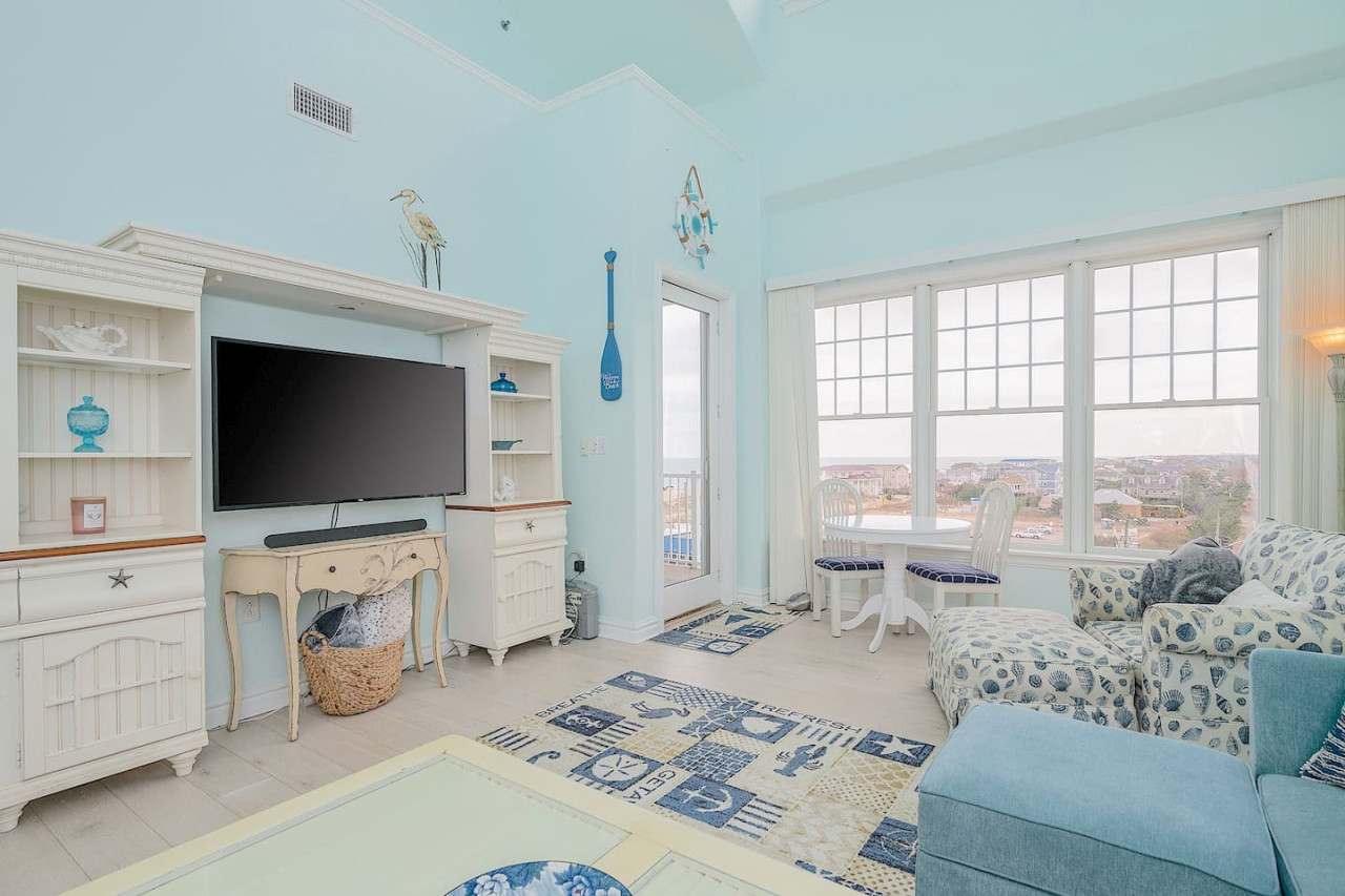 Penthouse By The Sea Huge Home w/ Amazing Views - Virginia Beach