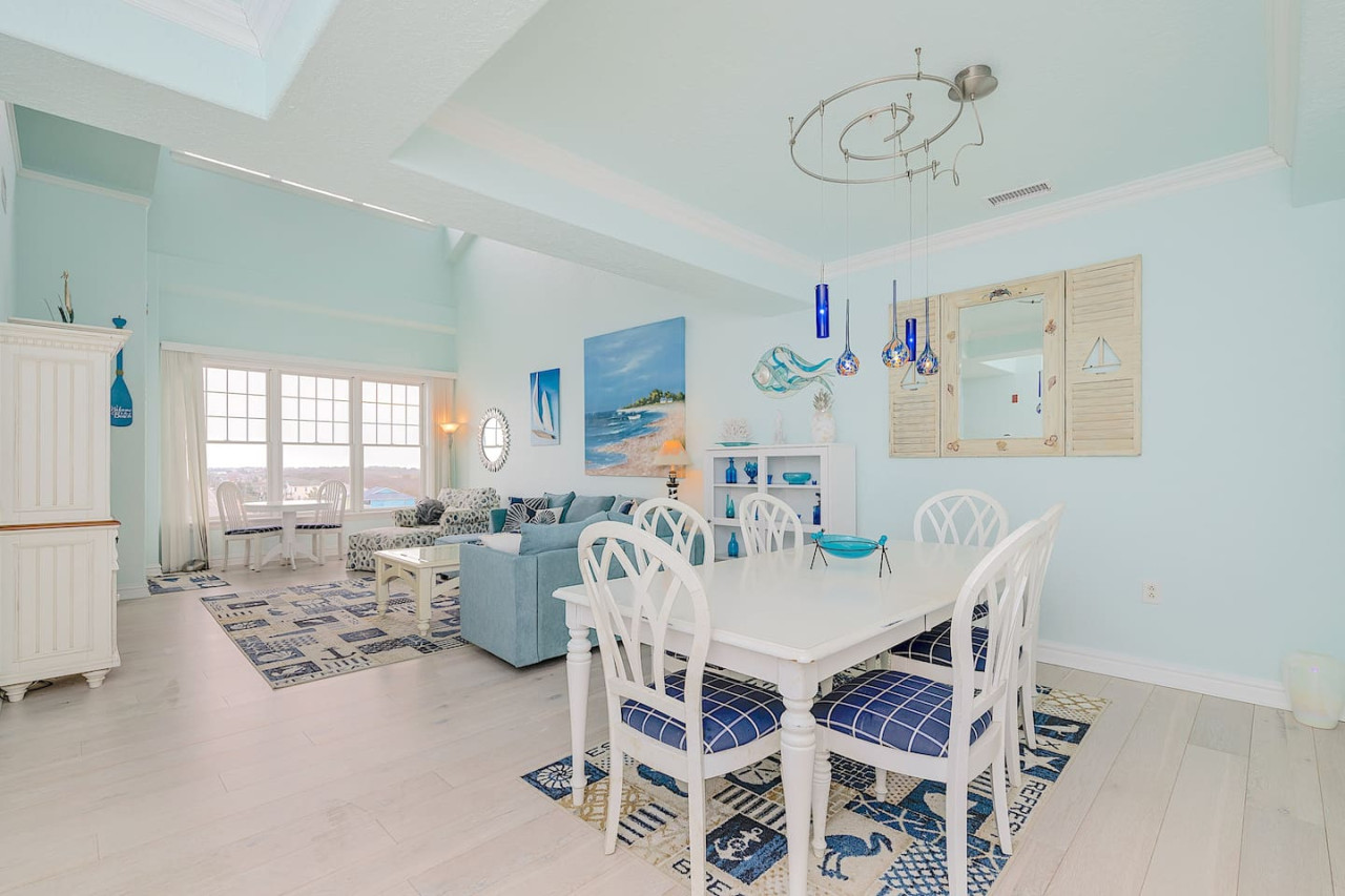 Penthouse By The Sea Huge Home w/ Amazing Views - Virginia Beach