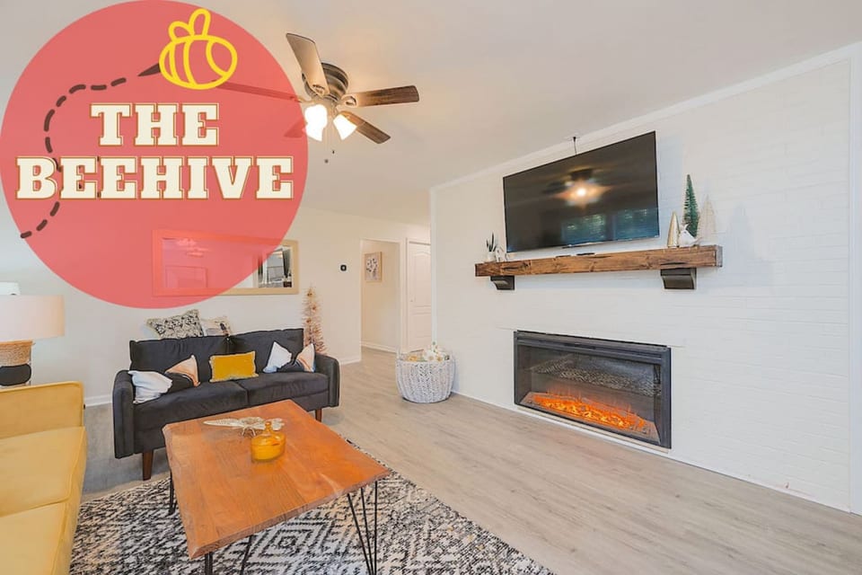 ~The BeeHive! | New 4 Bedroom Listing Next to CNU! - Newport News