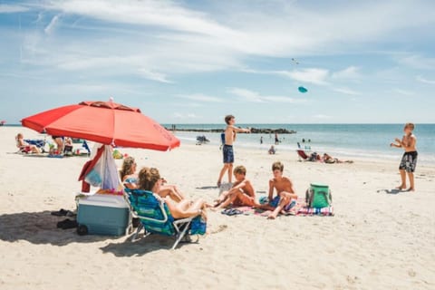 Buckroe Bungalow · #Buckroe Bungalow ~Escape to the Beach 2mins Away!
