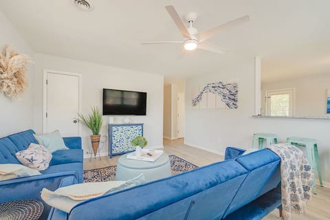 Buckroe Bungalow · #Buckroe Bungalow ~Escape to the Beach 2mins Away!