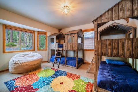Tahoe Luxury Winter Haven Under the Stars.