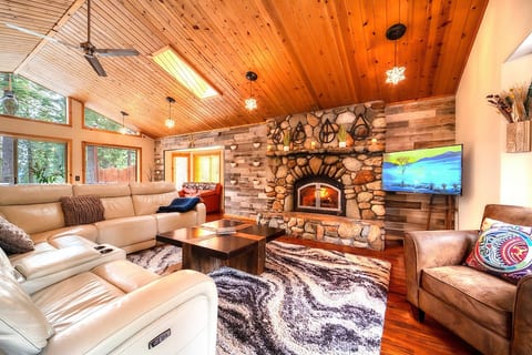 Tahoe Luxury Winter Haven Under the Stars.