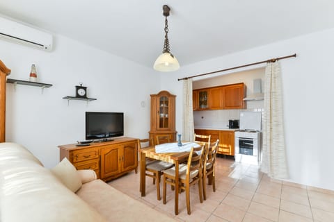 Apartment Basic Mario - Unit 376290-13
