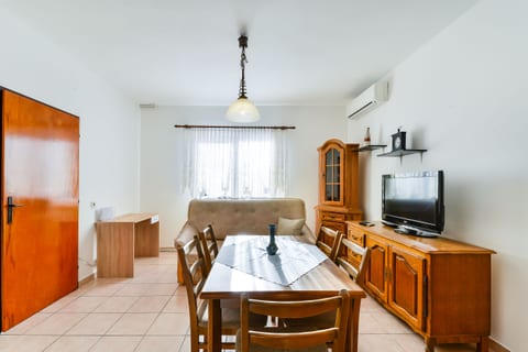 Apartment Basic Mario - Unit 376290-13