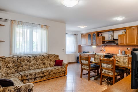 Apartments Kapovic - Unit 376325-13