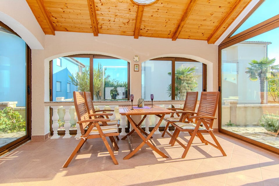 House Suric - Unit 376348-13