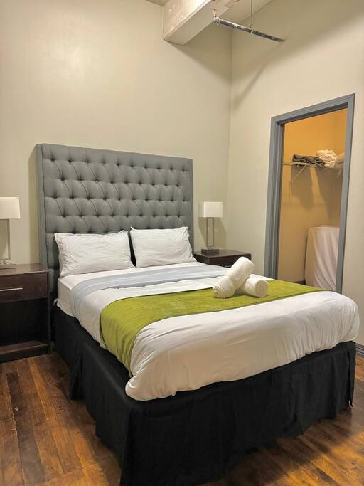 2-br-or-2-bath-or-downtown-or-free-valet-parking-or-7/