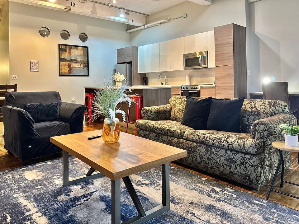 2 BR | 2 Bath | Downtown | Free Valet Parking | 7 - Dallas
