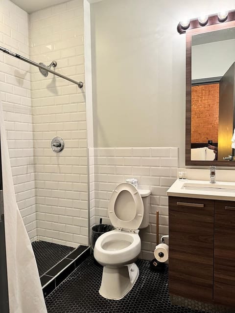 2 BR & 2 Full Bath | Downtown | Free Valet Parking