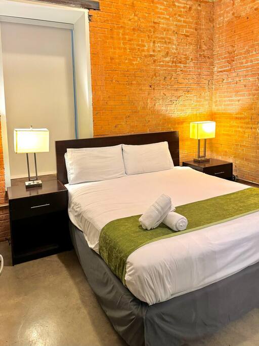 2-br-and-2-full-bath-or-downtown-or-free-valet-parking/