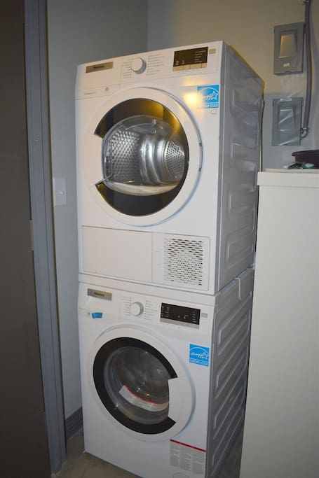 1br-or-3-beds-or-dt-views-or-free-valet-parking/