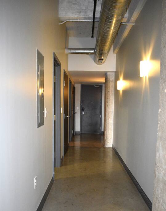 1br-or-3-beds-or-dt-views-or-free-valet-parking/