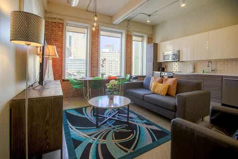 2 BR | 2 Bath | Downtown | Free Valet Parking | #