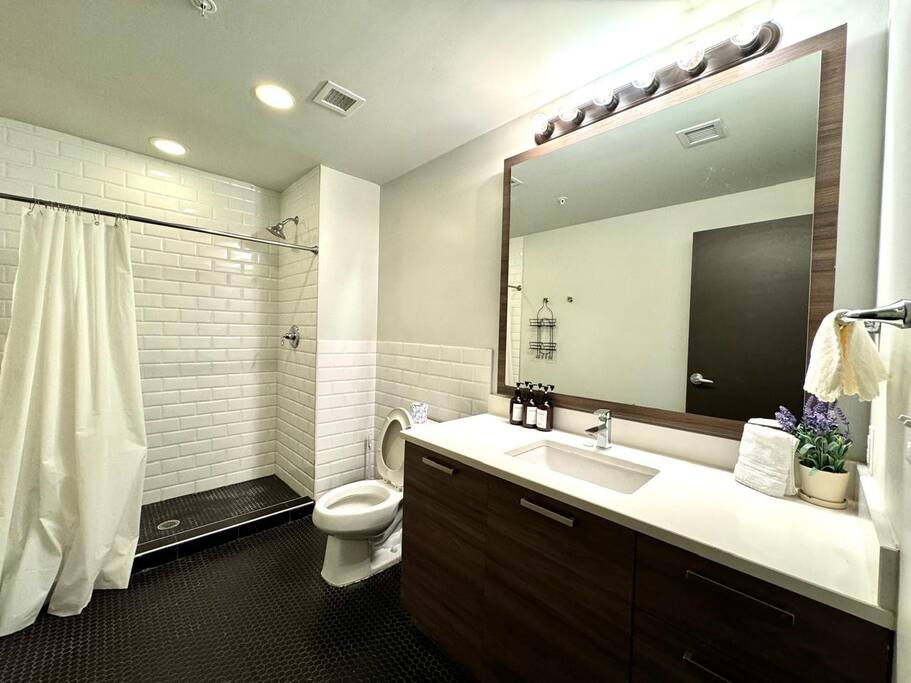 2-br-or-2-bath-or-downtown-or-free-valet-parking-or-5/