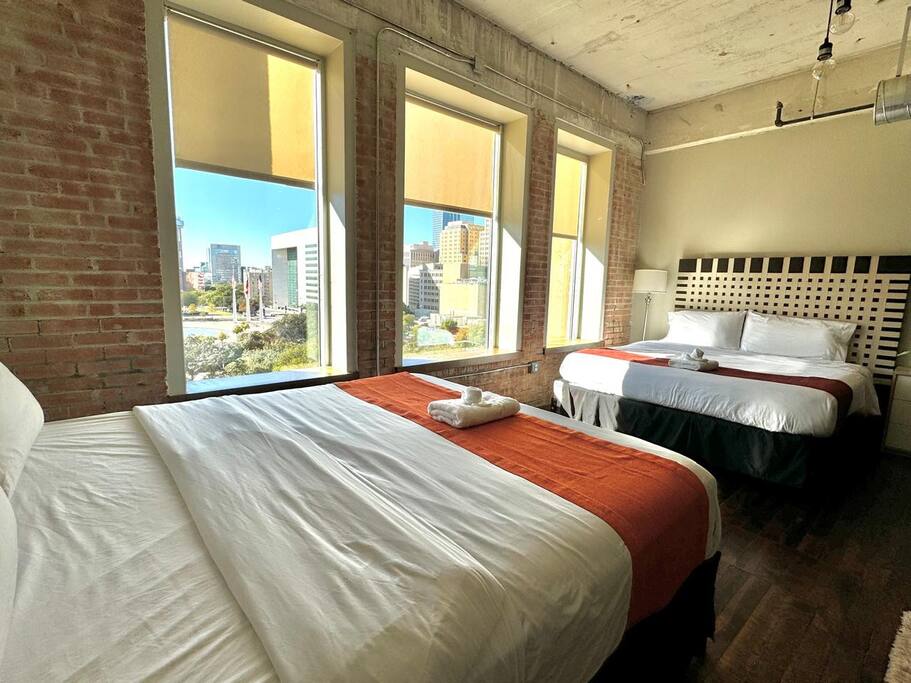 spacious-1br-or-3-king-beds-or-free-valet-parking/