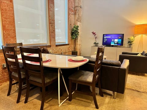 2 BR & 2 Bath | Downtown | Free Valet Parking | 1