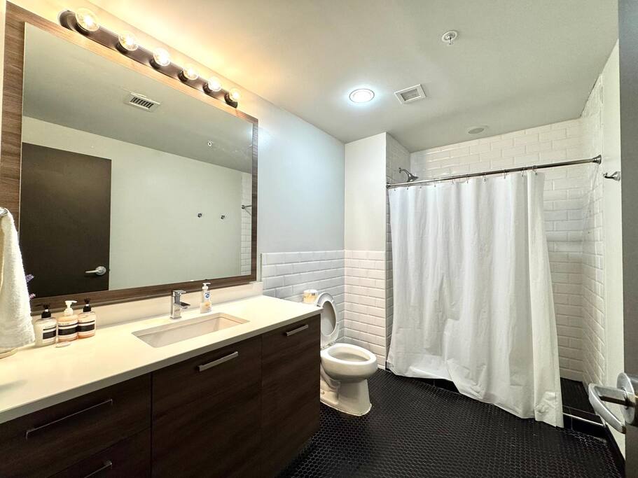 2-br-or-2-bt-or-downtown-or-free-valet-parking-or-6/