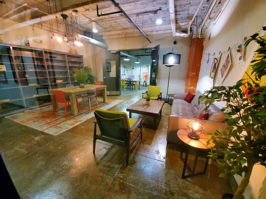 tranquil-2br2bth-w-pool-view-or-downtown-or-free-v/