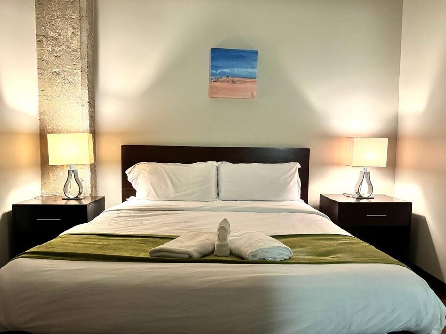 tranquil-2br2bth-w-pool-view-or-downtown-or-free-v/