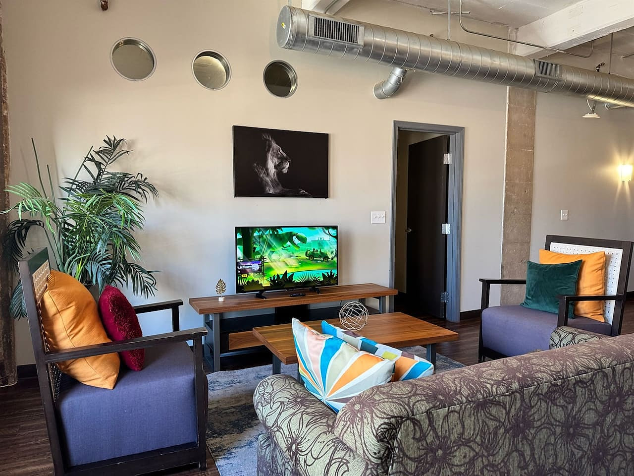 Tranquil 2BR/2BTH w/ Pool View | Downtown | Free V