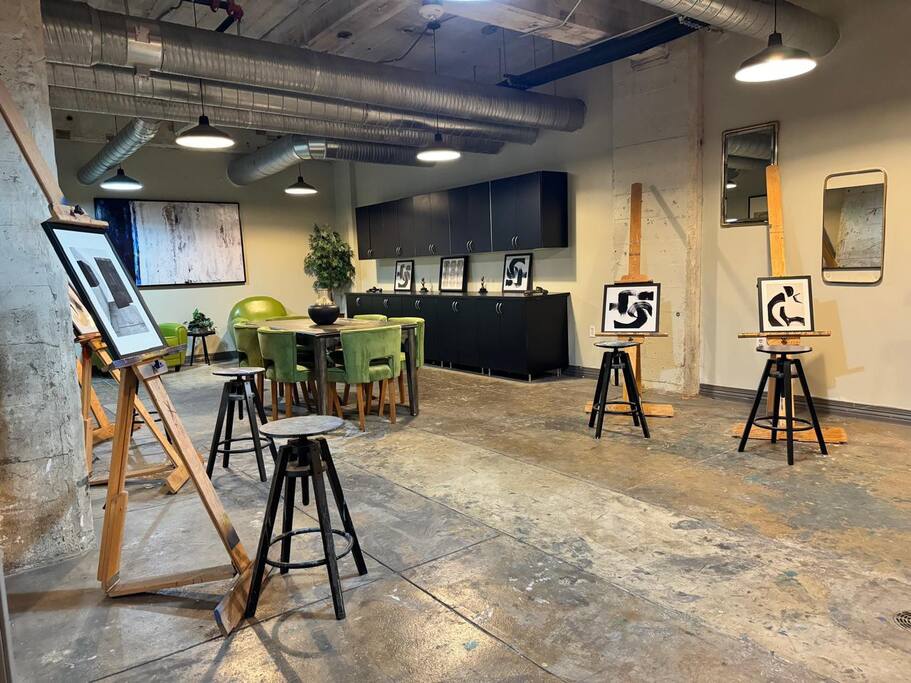 tranquil-2br2bth-w-pool-view-or-downtown-or-free-v/