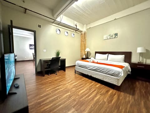 Tranquil 2BR/2BTH w/ Pool View | Downtown | Free V