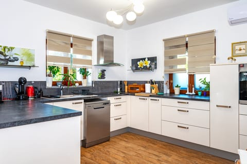 Villa Pamaroka - Unit 376415-13