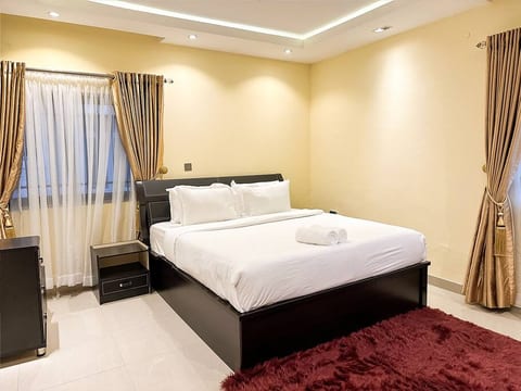George Residence - Stylish 3BR in SDA ikoyi | WiFi
