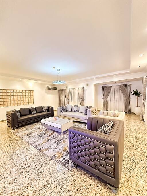 George Residence โ Elegant 3BR in SDA Ikoyi | WiFi - Lagos