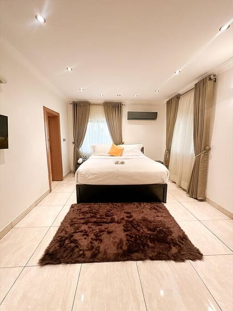 George Residence - Luxury 3BR in SDA Ikoyi | WiFi
